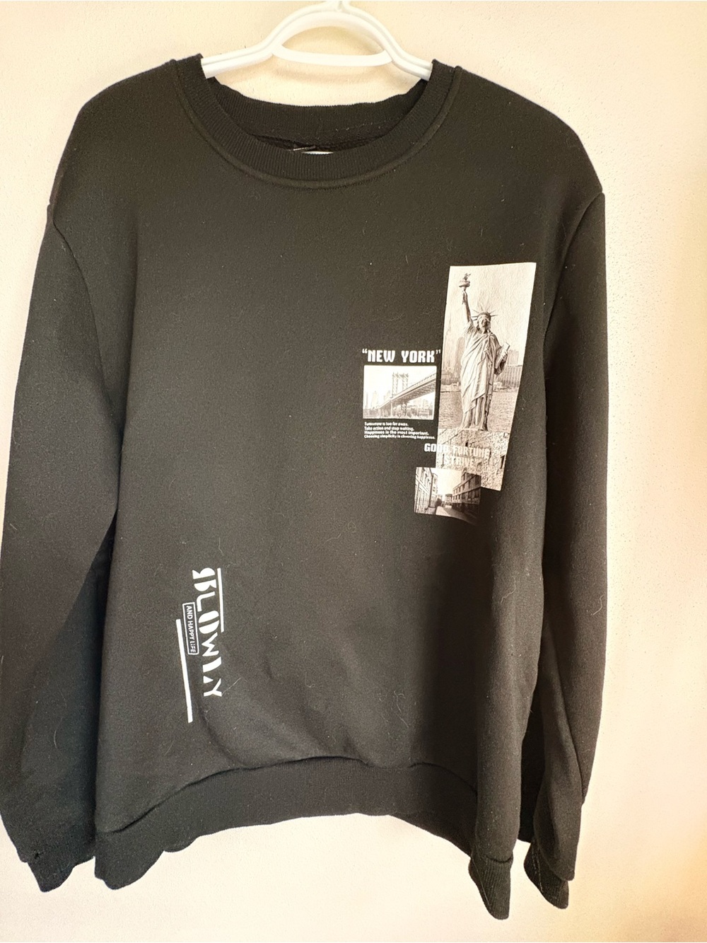 SHEIN Black Crewneck Sweatshirt with New York Graphic